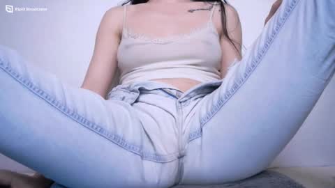 Beatrice Moan from LovenseWet from Tip MenuOpen for Private online show from 03-12-25, 07:02