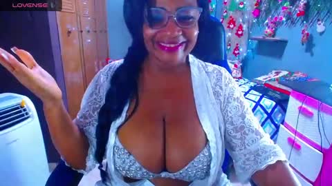 Snapshot of wethotass chatting on 12-14-24, 12:12 gina online show from 12-14-24, 12:12