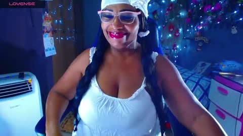 Snapshot of wethotass chatting on 12-22-24, 04:28 gina online show from 12-22-24, 04:28