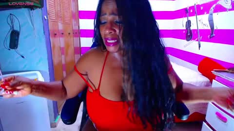 Snapshot of wethotass chatting on 01-19-25, 08:07 gina online show from 01-19-25, 08:07