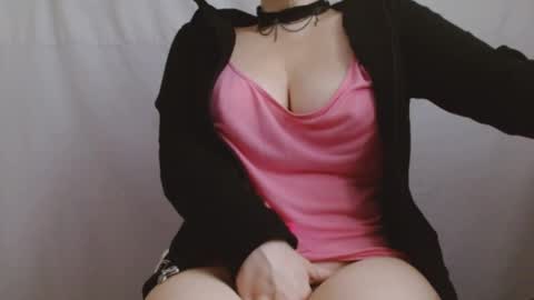 Snapshot of wetkristyhorny chatting on 10-19-25, 11:00 Kristina online show from 10-19-25, 11:00