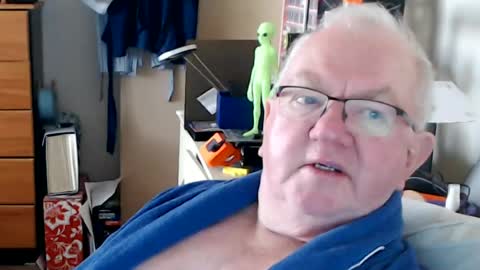 Snapshot of wetroller chatting on 06-23-26, 04:43 Wetroller online show from 06-23-26, 04:43