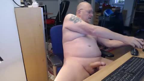 WeTwo online show from 10-06-25, 06:22