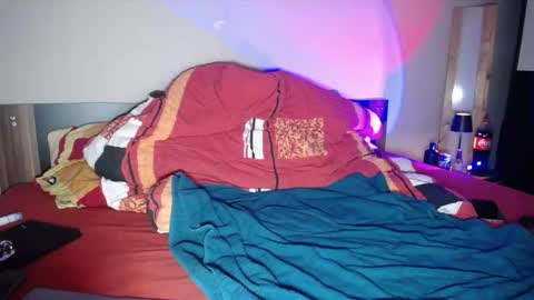 Andy online show from 09-12-25, 02:39