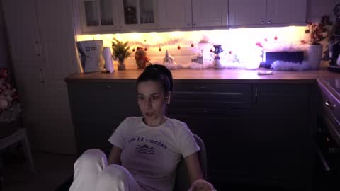 Victoria Maria online show from 01-05-25, 05:20