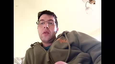 Snapshot of whatwouldyouliketosee chatting on 12-24-24, 11:38 stoffy online show from 12-24-24, 11:38