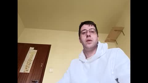 Snapshot of whatwouldyouliketosee chatting on 02-19-25, 03:16 stoffy online show from 02-19-25, 03:16