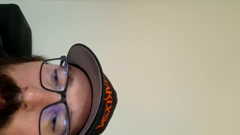 Snapshot of wheely19871606 chatting on 02-03-25, 01:30 wheely19871606 online show from 02-03-25, 01:30