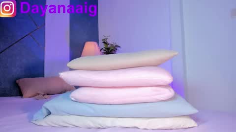 Snapshot of whiite_snow_ chatting on 05-21-26, 08:38 Sara online show from 05-21-26, 08:38