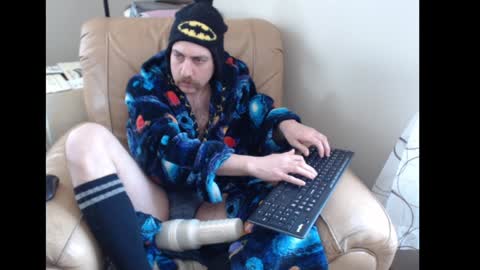 Snapshot of whiskyjane chatting on 02-05-25, 04:14 Whisky Jane Autumn Cabin Fever online show from 02-05-25, 04:14