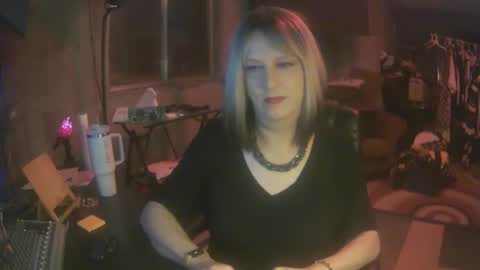 Snapshot of whisperlace chatting on 01-12-25, 07:43 Whisper online show from 01-12-25, 07:43