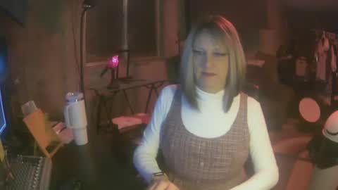 Snapshot of whisperlace chatting on 01-21-25, 05:38 Whisper online show from 01-21-25, 05:38