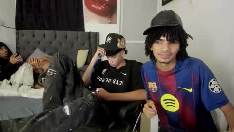 white online show from 04-11-26, 07:45