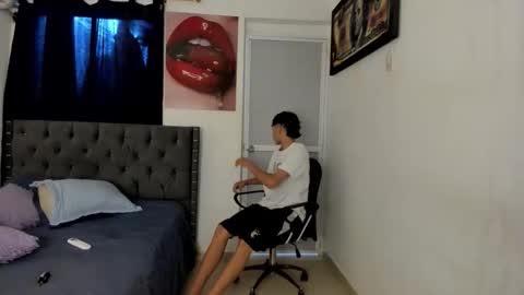 white online show from 04-18-26, 07:58