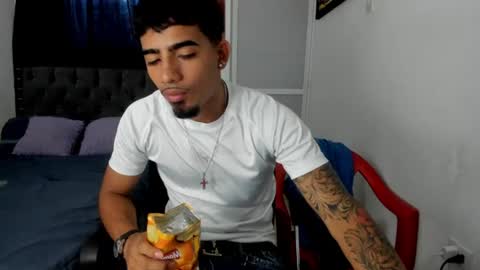 white online show from 06-12-26, 07:13