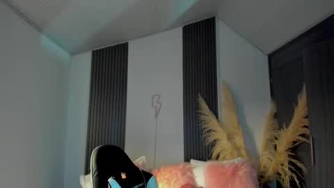 whiteatenea online show from 10-27-25, 08:46