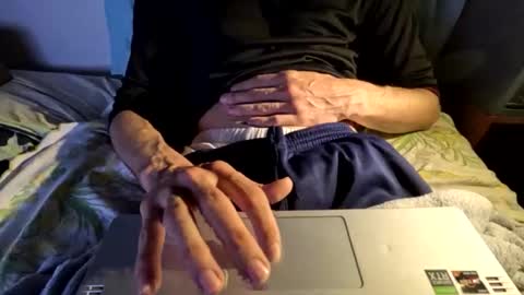 Mmmm online show from 04-19-26, 08:44