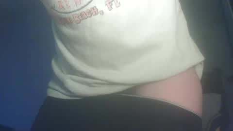 Snapshot of whiteduke81 chatting on 10-29-25, 07:48 Whiteduke online show from 10-29-25, 07:48