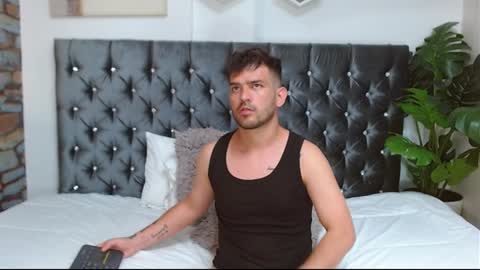 Dylan white online show from 02-02-25, 09:34