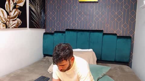 Dylan white online show from 02-13-25, 12:02