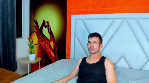 Dylan white online show from 10-04-25, 05:22