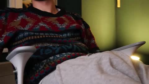 whiteeuropaboy online show from 12-13-25, 11:43