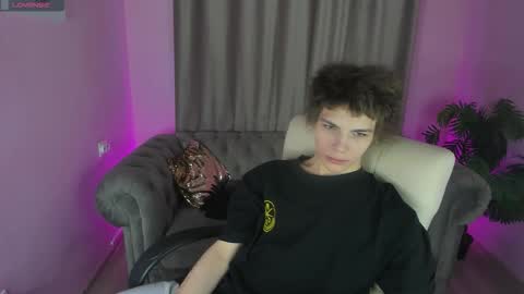 Geoffrey online show from 02-04-26, 01:39