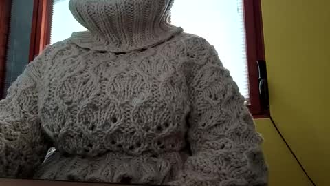 Snapshot of whitesweater chatting on 11-26-25, 07:53 whitesweater online show from 11-26-25, 07:53