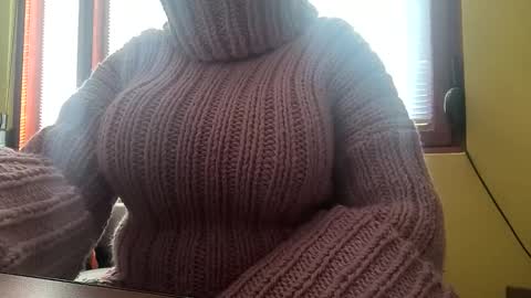 Snapshot of whitesweater chatting on 01-12-26, 07:57 whitesweater online show from 01-12-26, 07:57