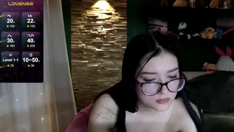 Snapshot of whitney311_ chatting on 02-19-26, 03:19 whitney311_ online show from 02-19-26, 03:19