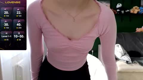 Snapshot of whitney311_ chatting on 02-25-26, 07:18 whitney311_ online show from 02-25-26, 07:18