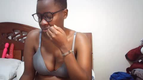 Snapshot of whitney_ly chatting on 08-04-26, 06:27 whitney_ly online show from 08-04-26, 06:27