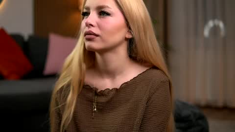 whitneyandrews online show from 04-06-26, 03:37