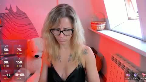 Snapshot of whitneypunnch chatting on 07-06-26, 11:29 whitneypunnch online show from 07-06-26, 11:29