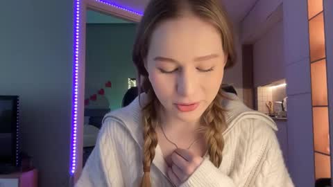 Snapshot of whoisalisa chatting on 12-02-24, 06:30 Alisa online show from 12-02-24, 06:30