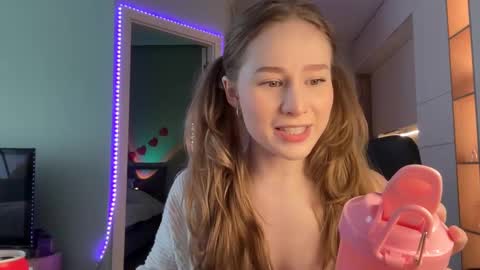 Snapshot of whoisalisa chatting on 12-11-24, 06:36 Alisa online show from 12-11-24, 06:36