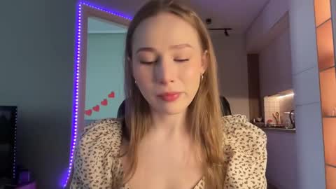 Snapshot of whoisalisa chatting on 12-16-24, 06:53 Alisa online show from 12-16-24, 06:53