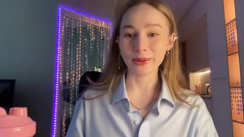 Snapshot of whoisalisa chatting on 12-28-24, 06:28 Alisa online show from 12-28-24, 06:28