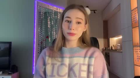 Snapshot of whoisalisa chatting on 12-29-24, 06:35 Alisa online show from 12-29-24, 06:35