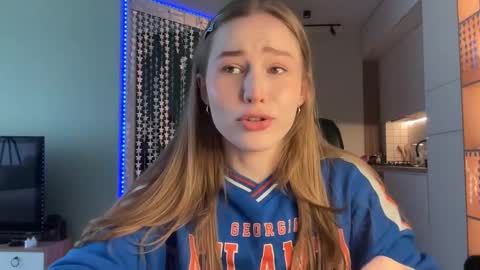 Snapshot of whoisalisa chatting on 01-04-25, 06:41 Alisa online show from 01-04-25, 06:41