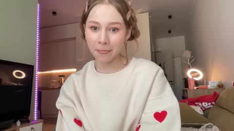 Snapshot of whoisalisa chatting on 01-09-25, 10:20 Alisa online show from 01-09-25, 10:20