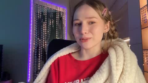 Snapshot of whoisalisa chatting on 01-09-25, 01:24 Alisa online show from 01-09-25, 01:24