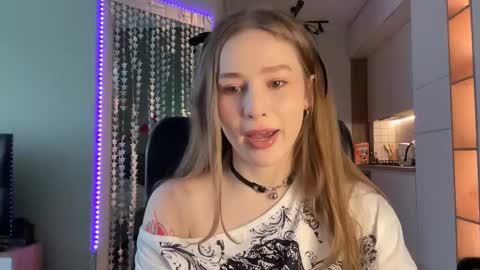 Snapshot of whoisalisa chatting on 01-15-25, 07:05 Alisa online show from 01-15-25, 07:05