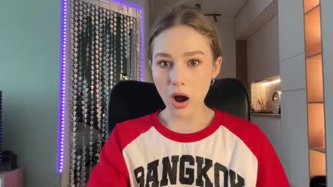 Snapshot of whoisalisa chatting on 01-16-25, 06:56 Alisa online show from 01-16-25, 06:56
