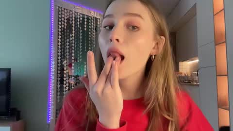 Snapshot of whoisalisa chatting on 01-30-25, 10:19 Alisa online show from 01-30-25, 10:19