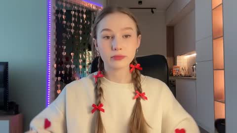 Snapshot of whoisalisa chatting on 02-01-25, 06:32 Alisa online show from 02-01-25, 06:32