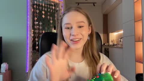 Snapshot of whoisalisa chatting on 02-26-25, 10:15 Alisa online show from 02-26-25, 10:15