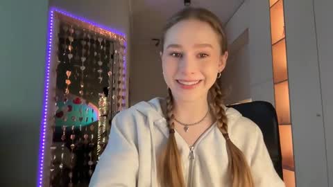 Snapshot of whoisalisa chatting on 03-01-25, 07:30 Alisa online show from 03-01-25, 07:30