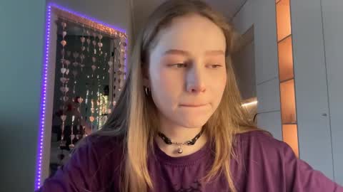 Snapshot of whoisalisa chatting on 03-07-25, 06:35 Alisa online show from 03-07-25, 06:35