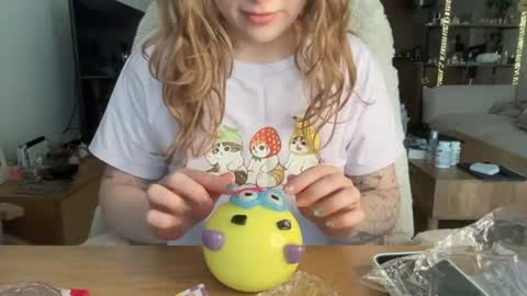 Snapshot of whoisalisa chatting on 06-25-26, 07:46 Alisa online show from 06-25-26, 07:46